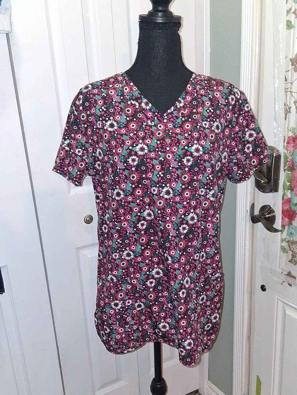 Women's Floral V-Neck Short Sleeve Scrub Top - Pink Multi